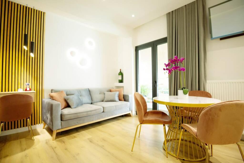 Ecostay-Serenity,Business Class Apartment By The Sea In Alimos Kalamaki Афіни Екстер'єр фото